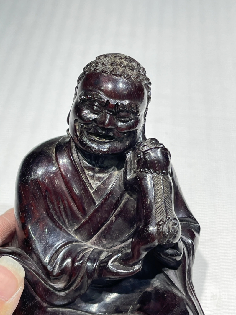清代 紫檀木雕伏虎罗汉 - 图3